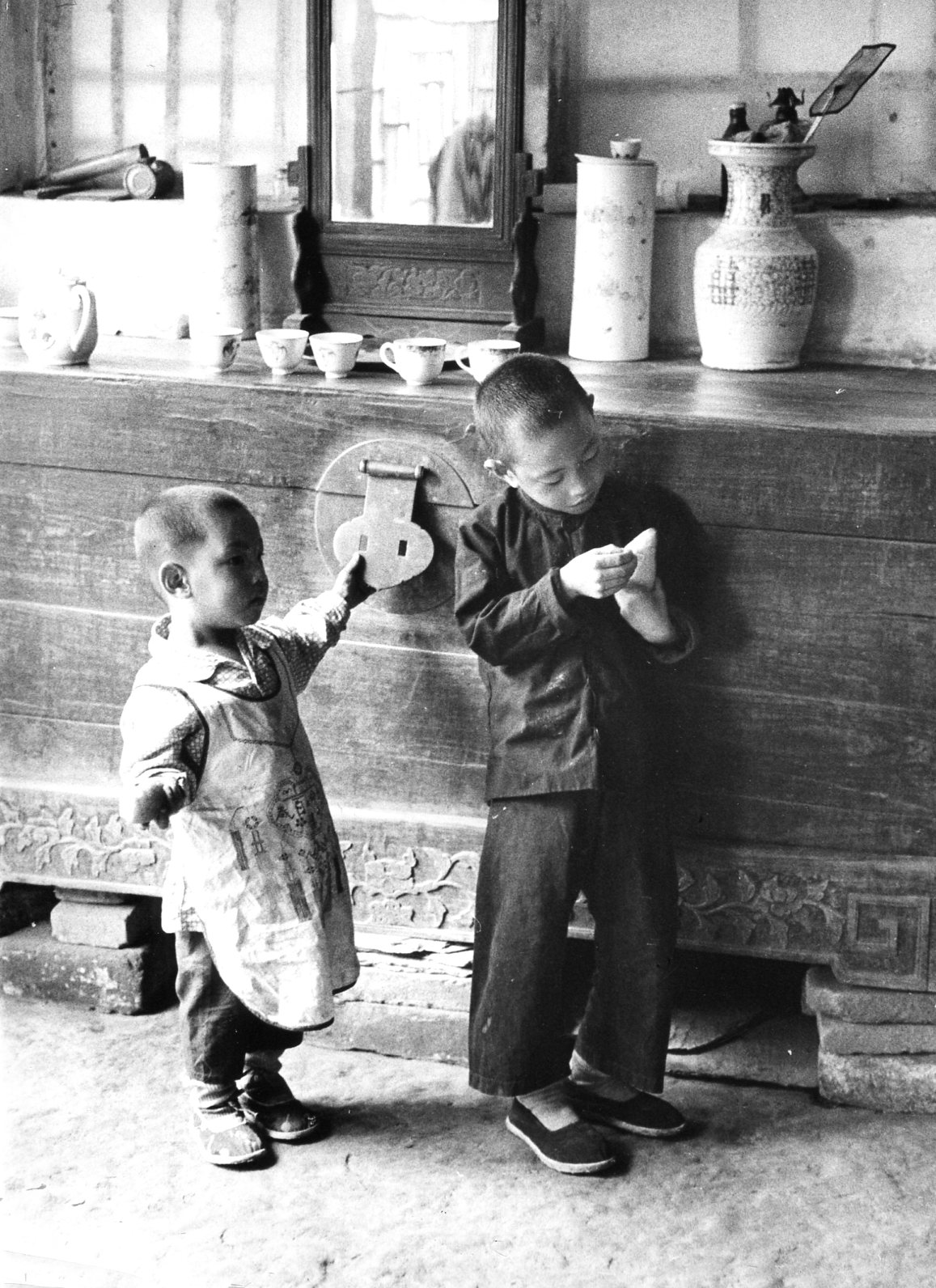 dominique darbois pekin 1954 3 photography of china - Dominique Darbois | Black and white | Guest Post | Children | Hundred Flowers - Dominique Darbois