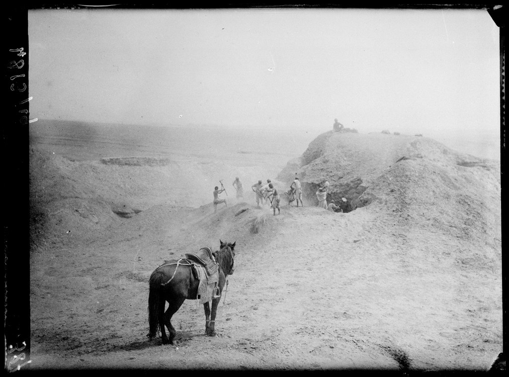 mission paul pelliot charles nouette 1906 1908 photography of china AP7090.JPG - Charles Nouette | Archive | Black and white | Dunhuang | Glass Plate | Mission Paul Pelliot | Archaeology - Charles Nouette