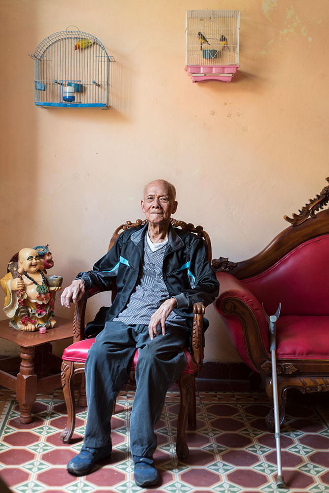 luis alarcon yellow last chinese in cuba photography of china 13 - Luis Alarcón | Documentary photography | Cuba | Chinese diaspora | Havana | Coolies - Luis Alarcón