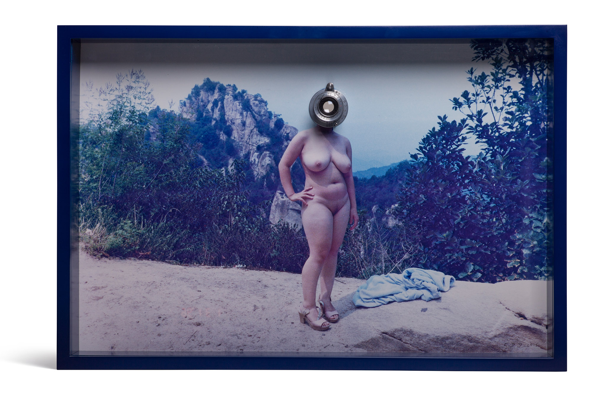 Cai Dongdong The Photographer I handmade color photo photographic lens 405x59x9cm 2016 - Cai Dongdong |  - Cai Dongdong 蔡东东